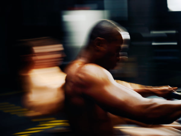 Athlete experiencing thermal fatigue during high-intensity training between sets and repeated efforts